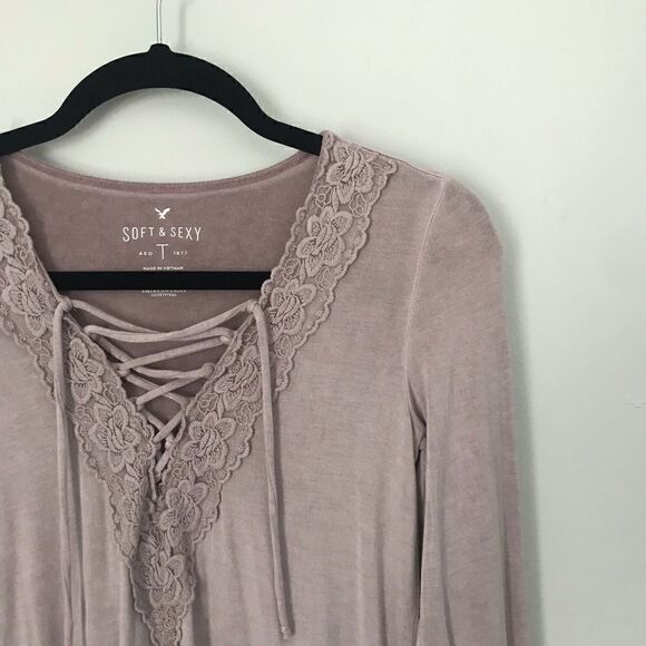 American Eagle Soft & Sexy lace trimmed tee shirt - Picture 1 of 6